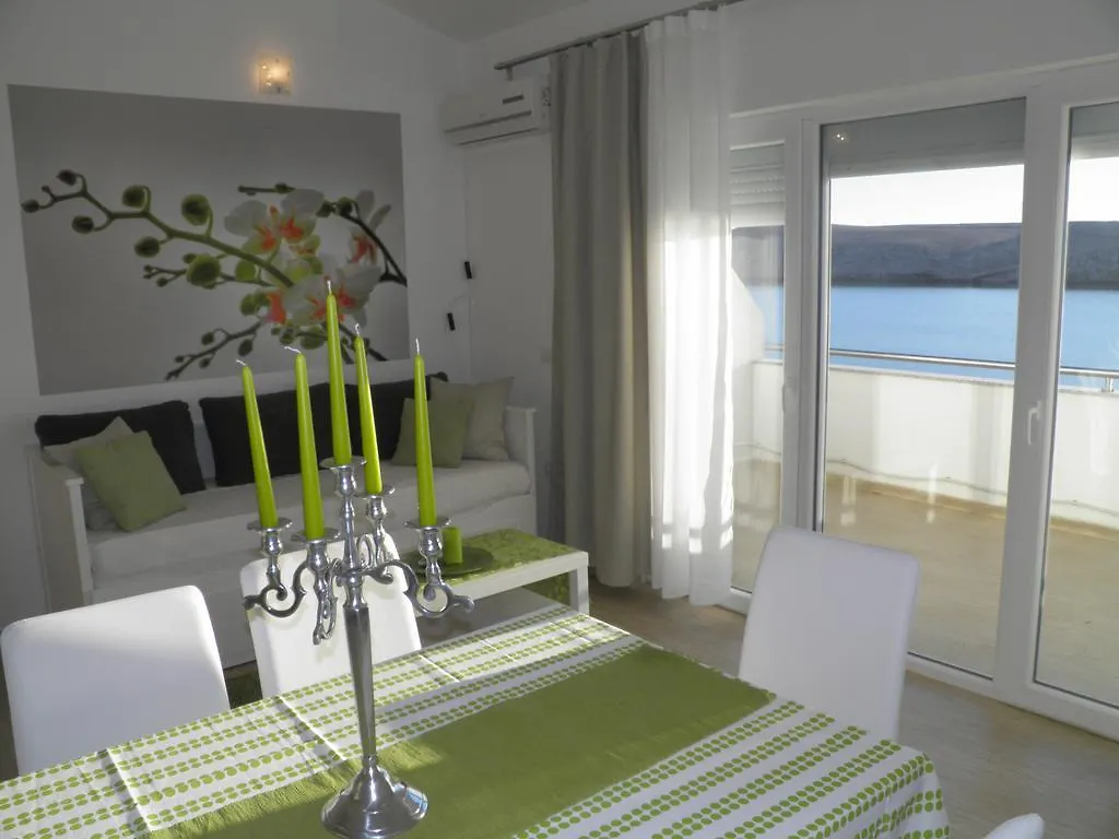 Apartments Perla Dinjiška 0*,