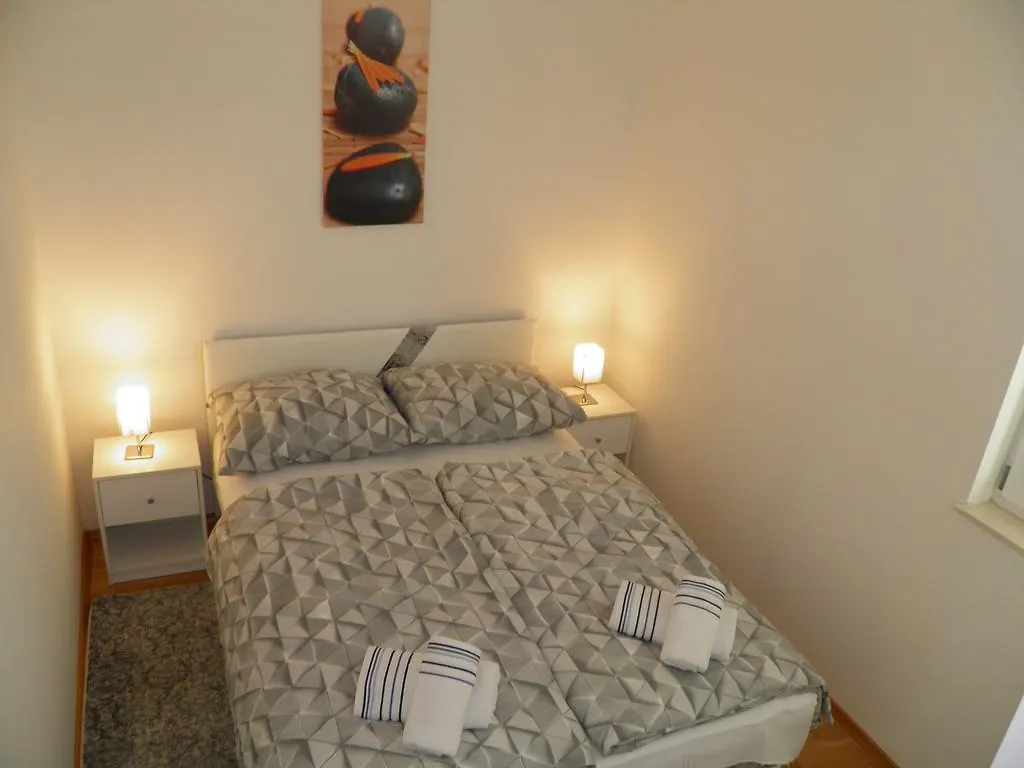 Apartments Perla Dinjiska