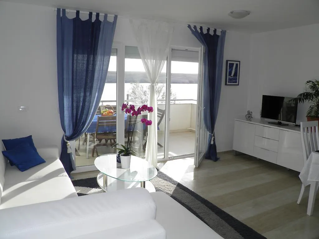 Apartments Perla Dinjiška