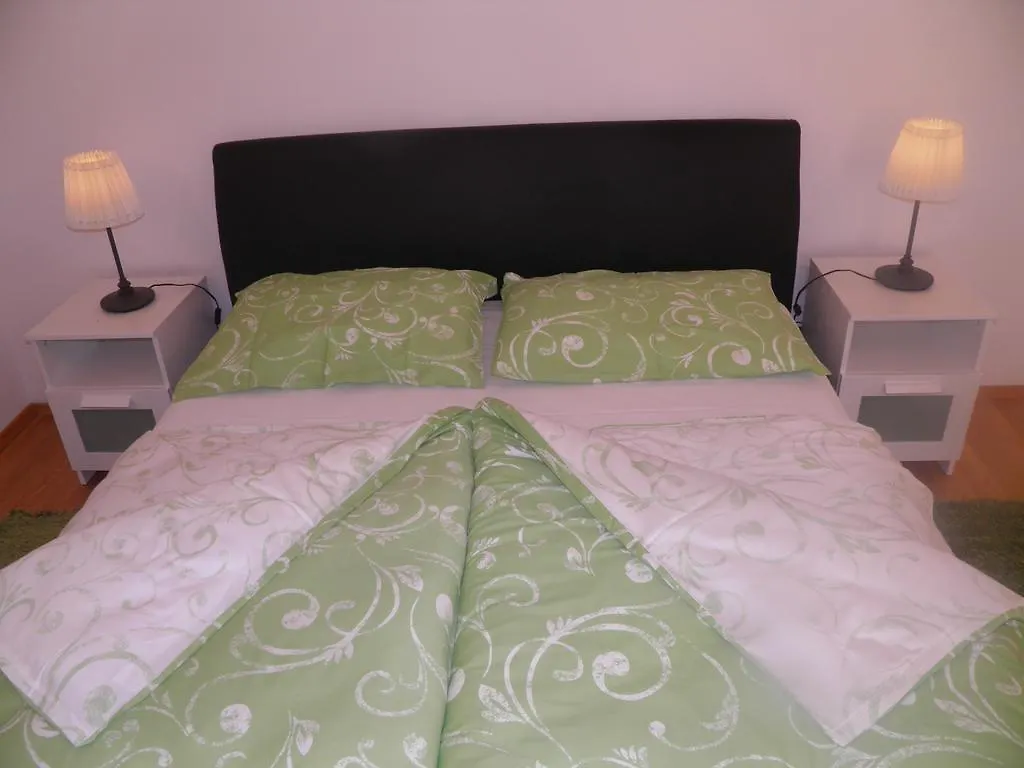 Apartments Perla Dinjiška