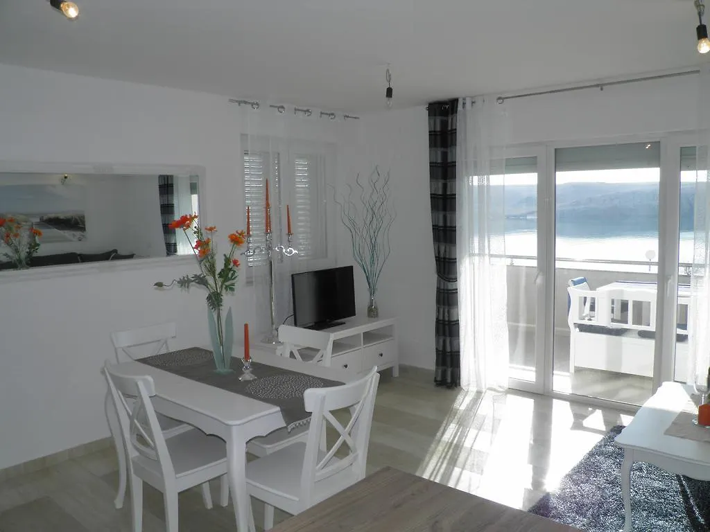 Apartments Perla Dinjiška