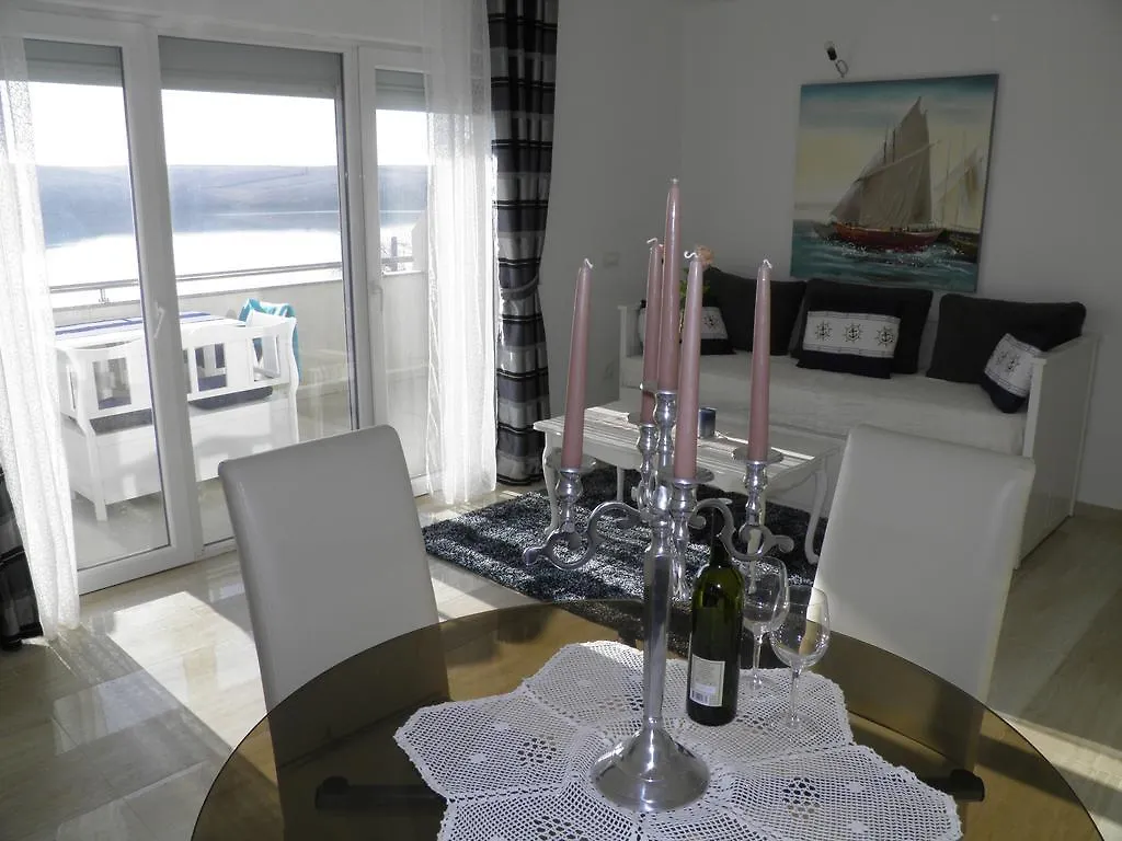 Apartments Perla Dinjiška